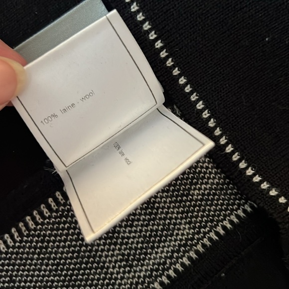 CHANEL SWEATER BLACK SIZE 46 Long sleeve Gorgeous Grey Stripe CHANEL on side - Picture 12 of 13